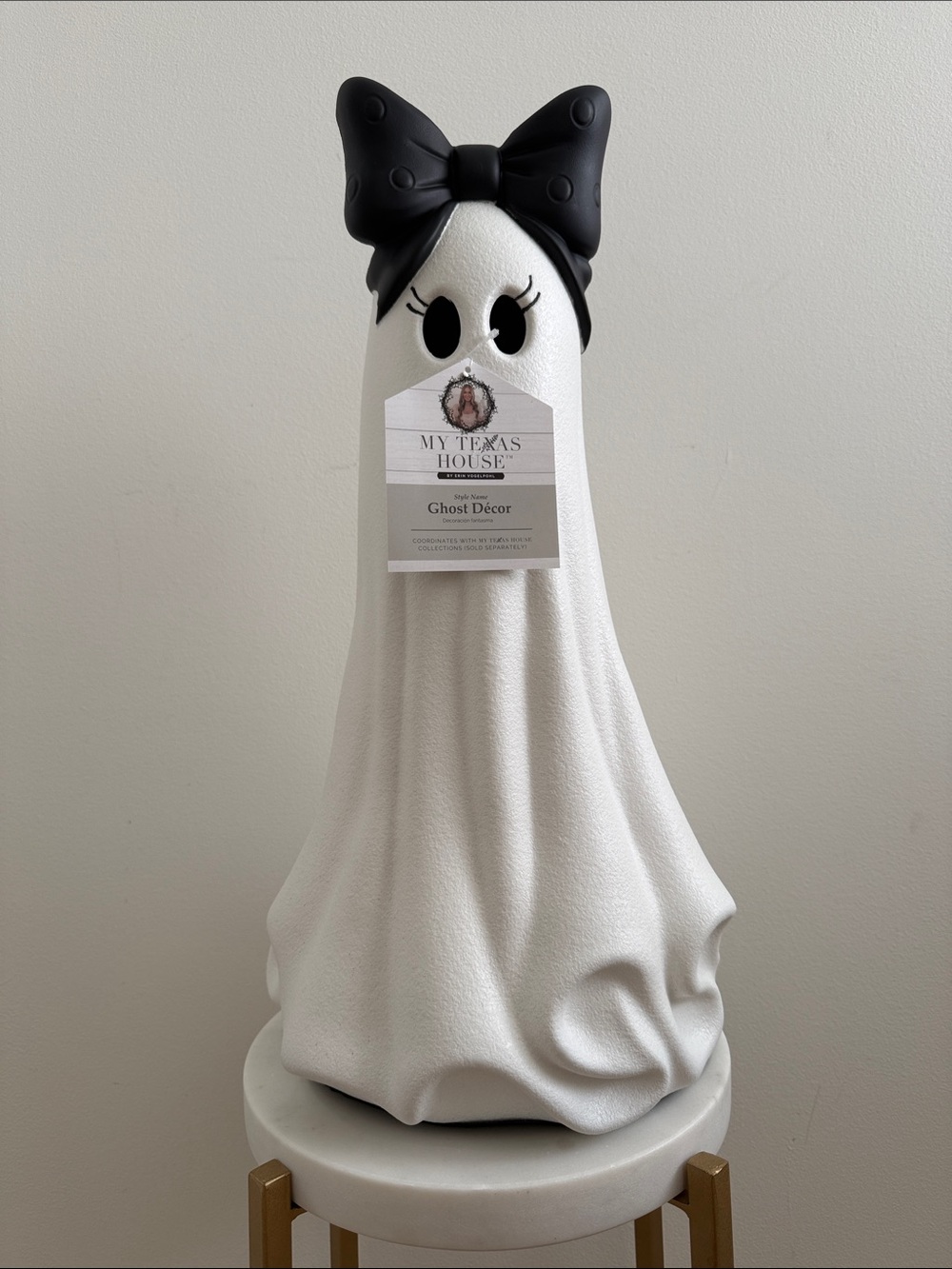 My Texas House Ghost with Bow Decor